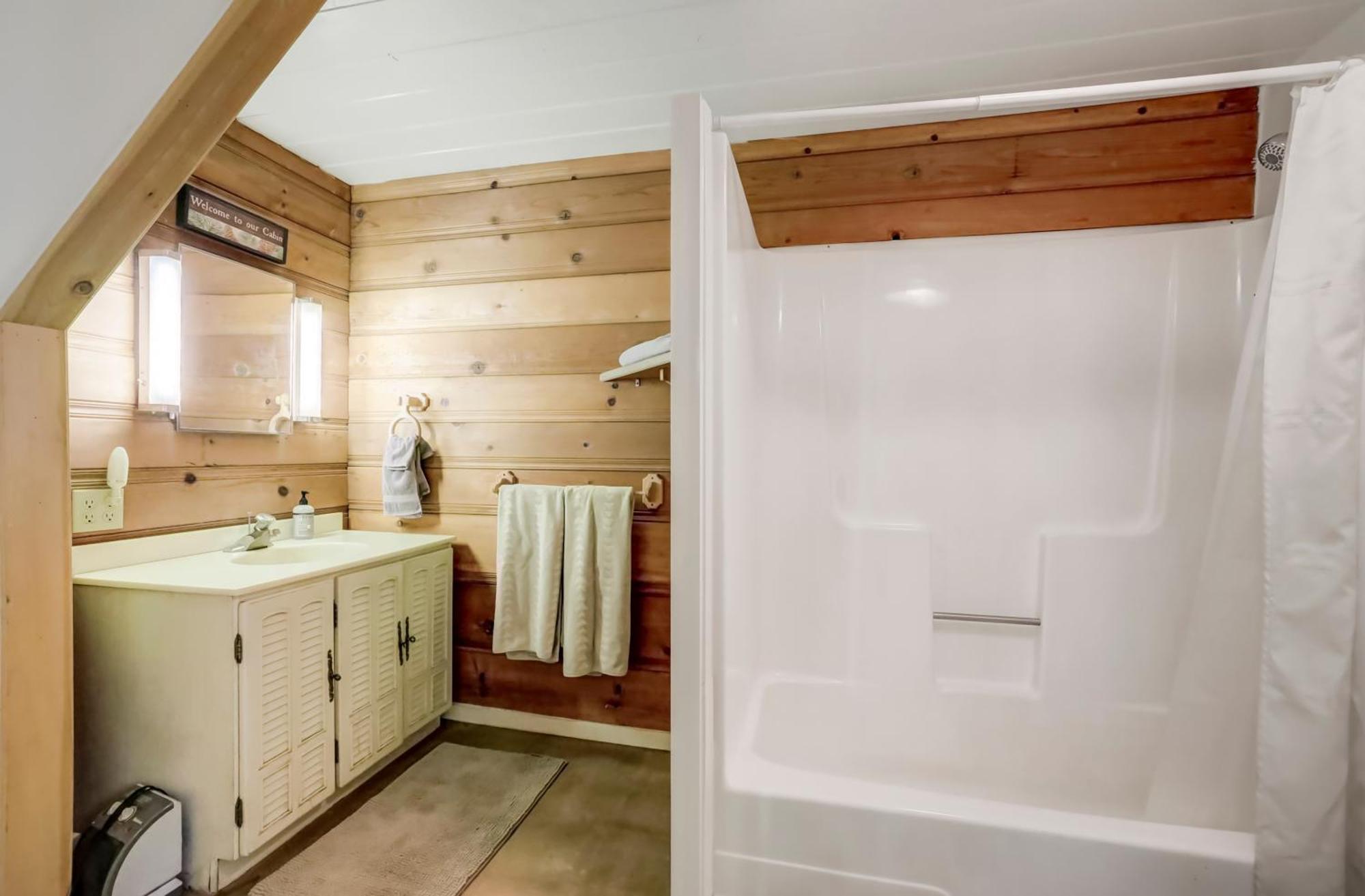Spacious Classic Cabin Retreat- Near Lassen Mill Creek المظهر الخارجي الصورة