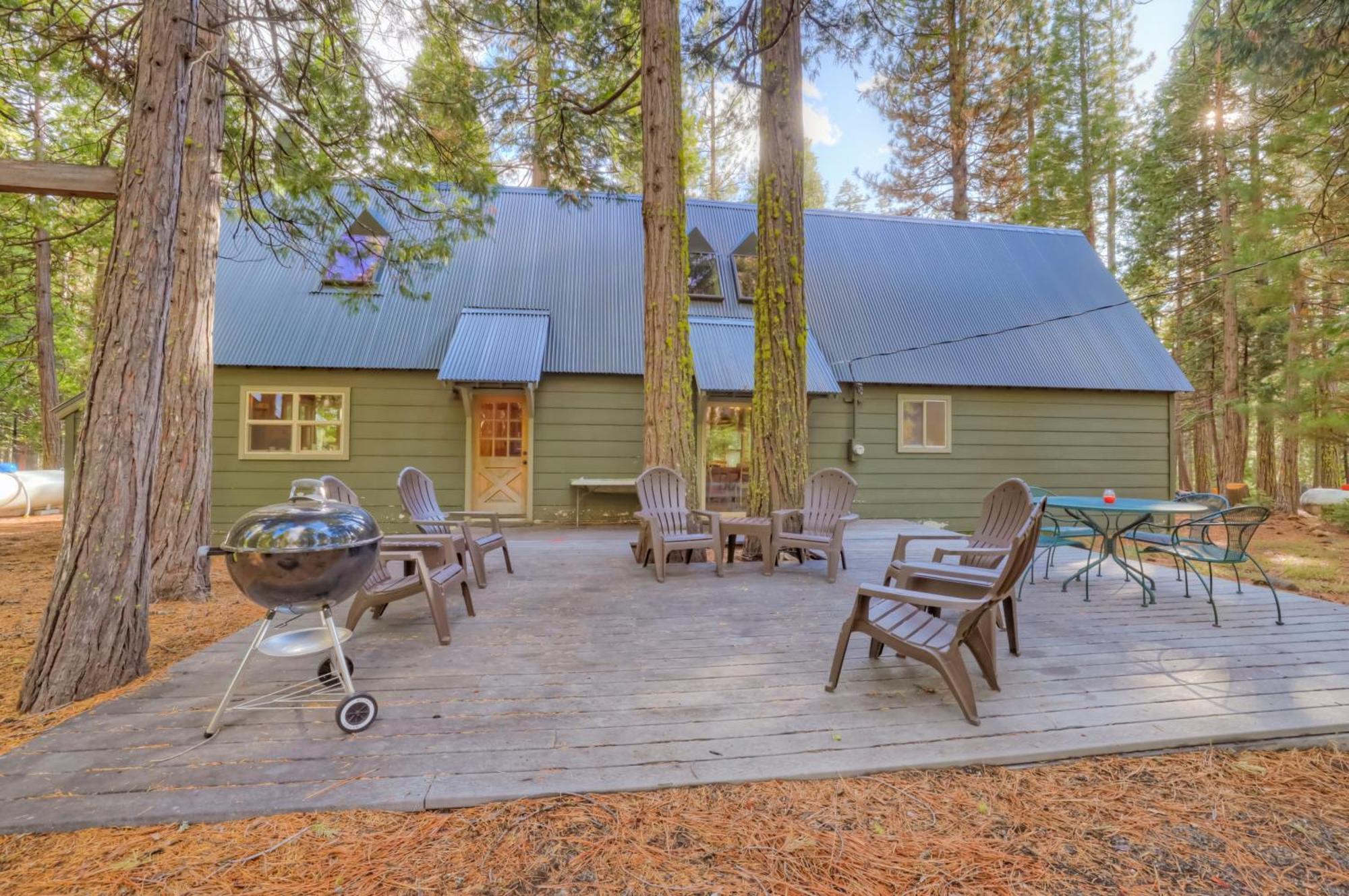 Spacious Classic Cabin Retreat- Near Lassen Mill Creek المظهر الخارجي الصورة