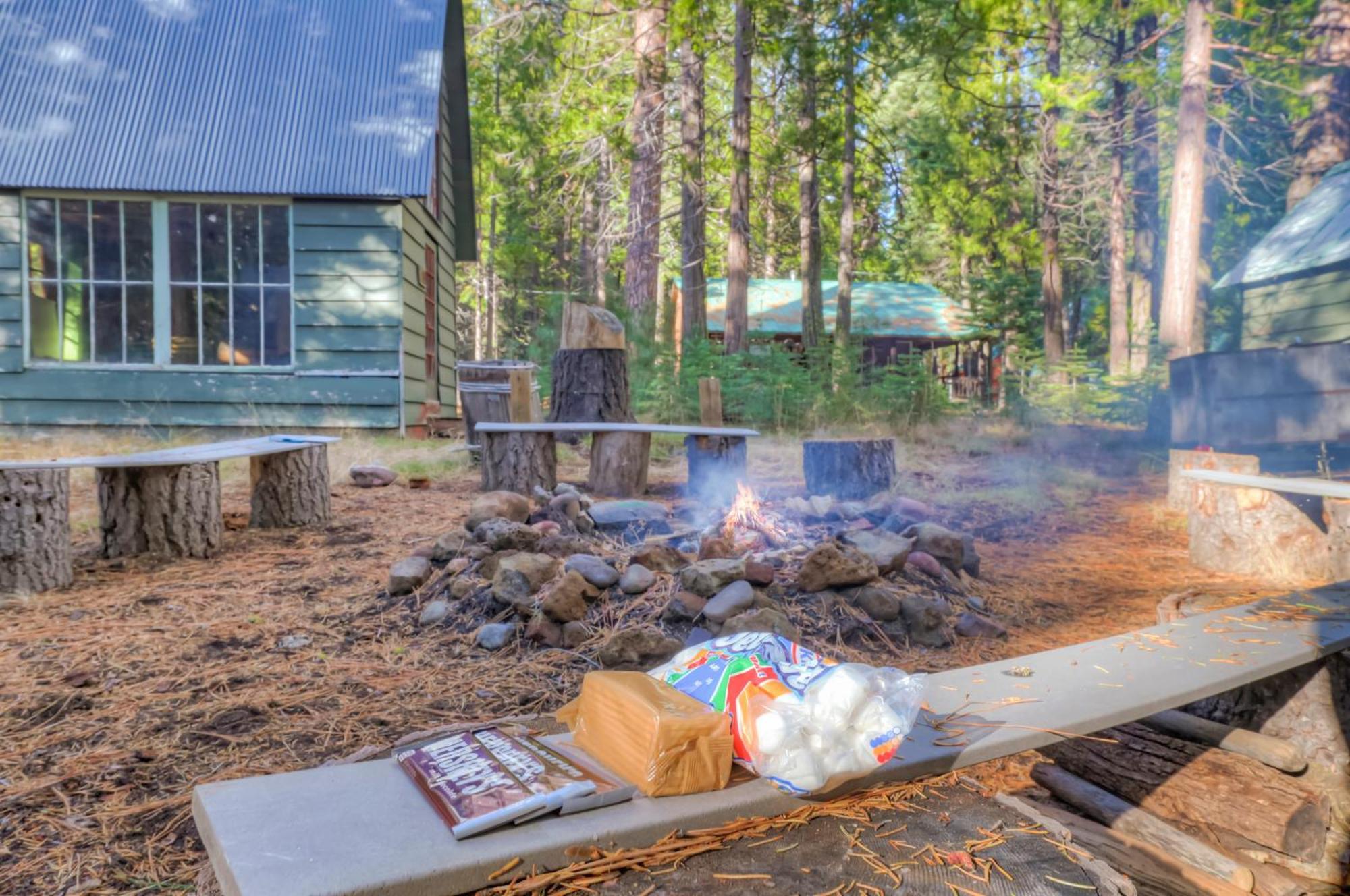 Spacious Classic Cabin Retreat- Near Lassen Mill Creek المظهر الخارجي الصورة