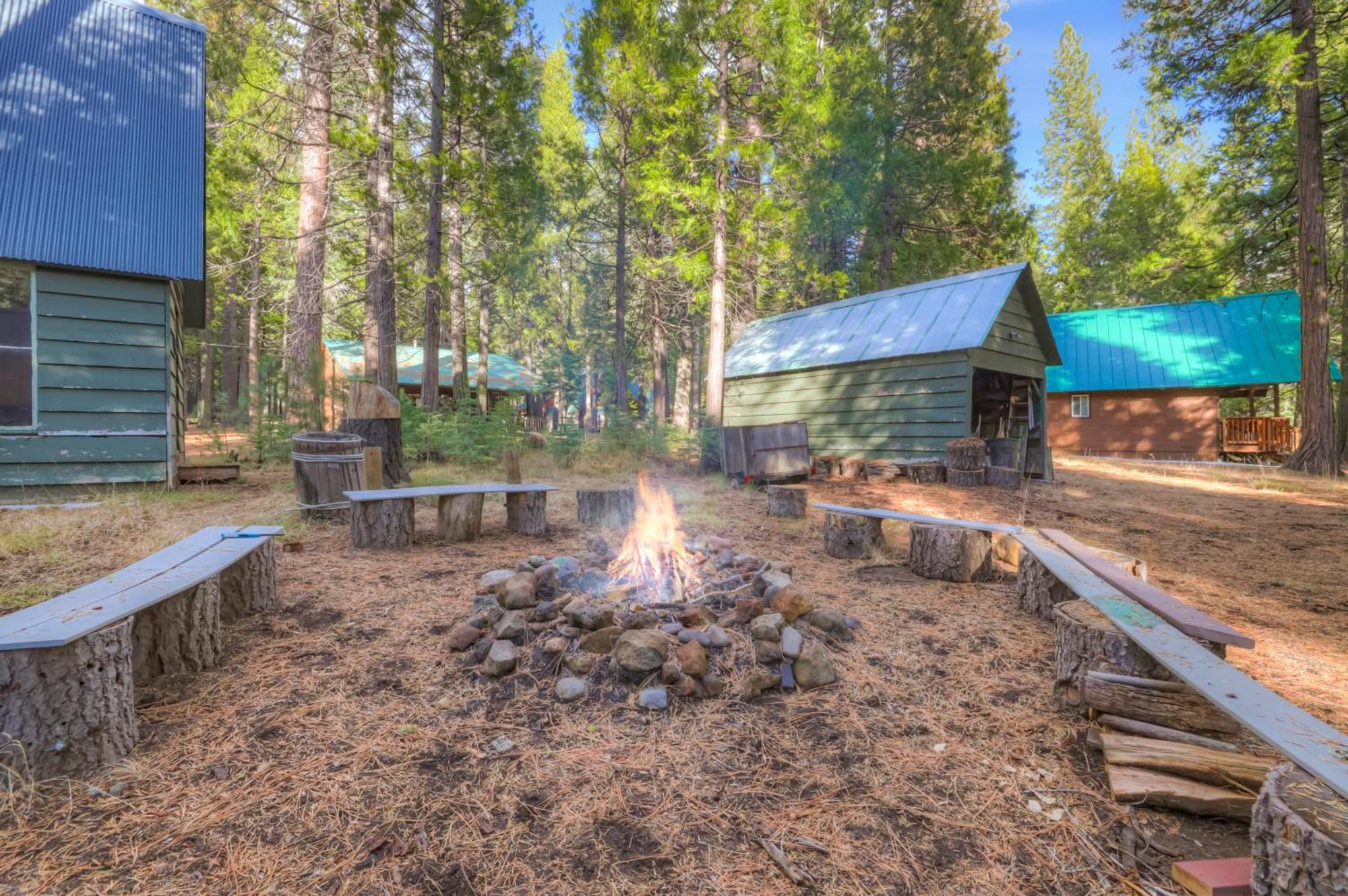 Spacious Classic Cabin Retreat- Near Lassen Mill Creek المظهر الخارجي الصورة