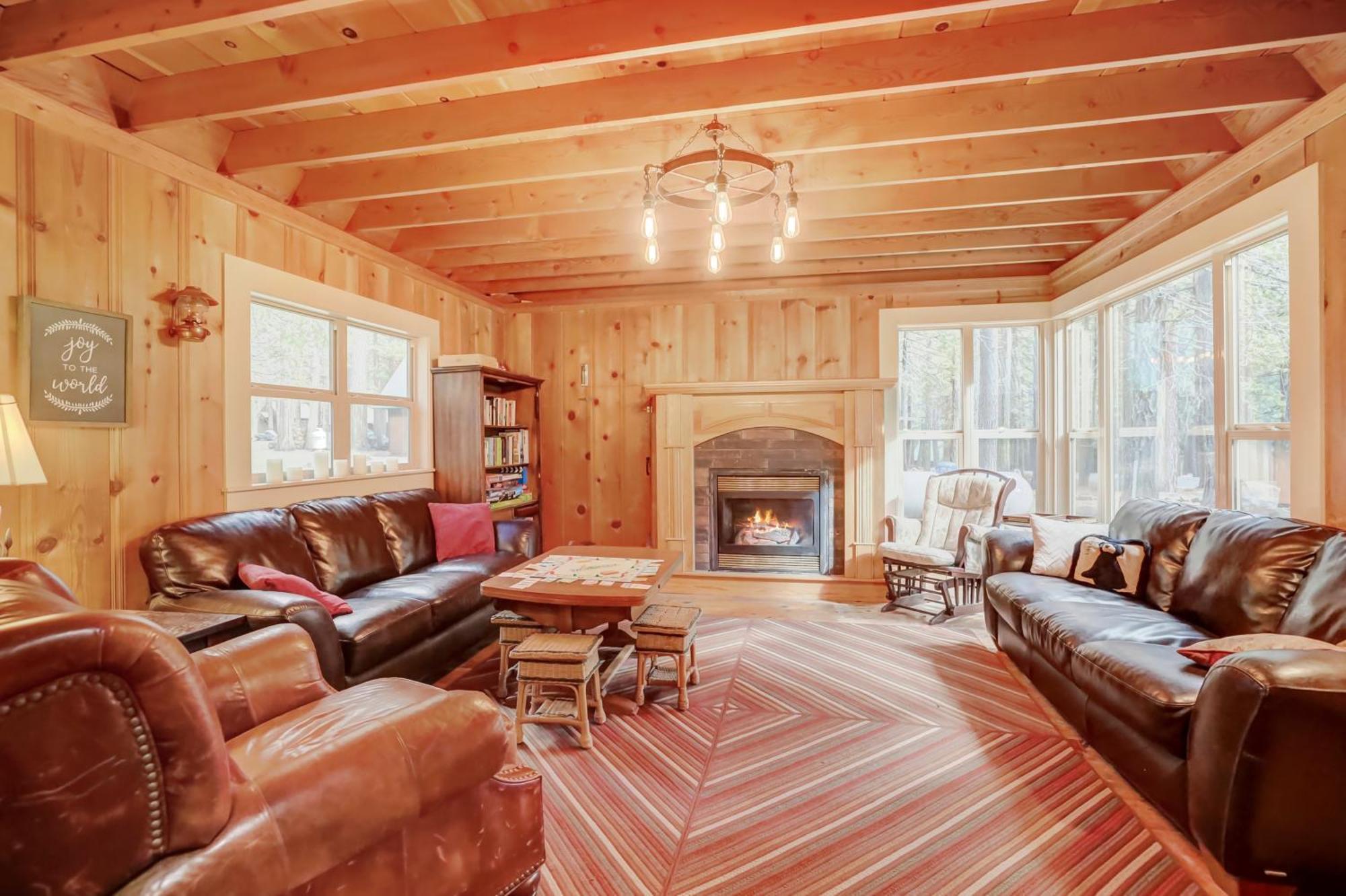 Spacious Classic Cabin Retreat- Near Lassen Mill Creek المظهر الخارجي الصورة
